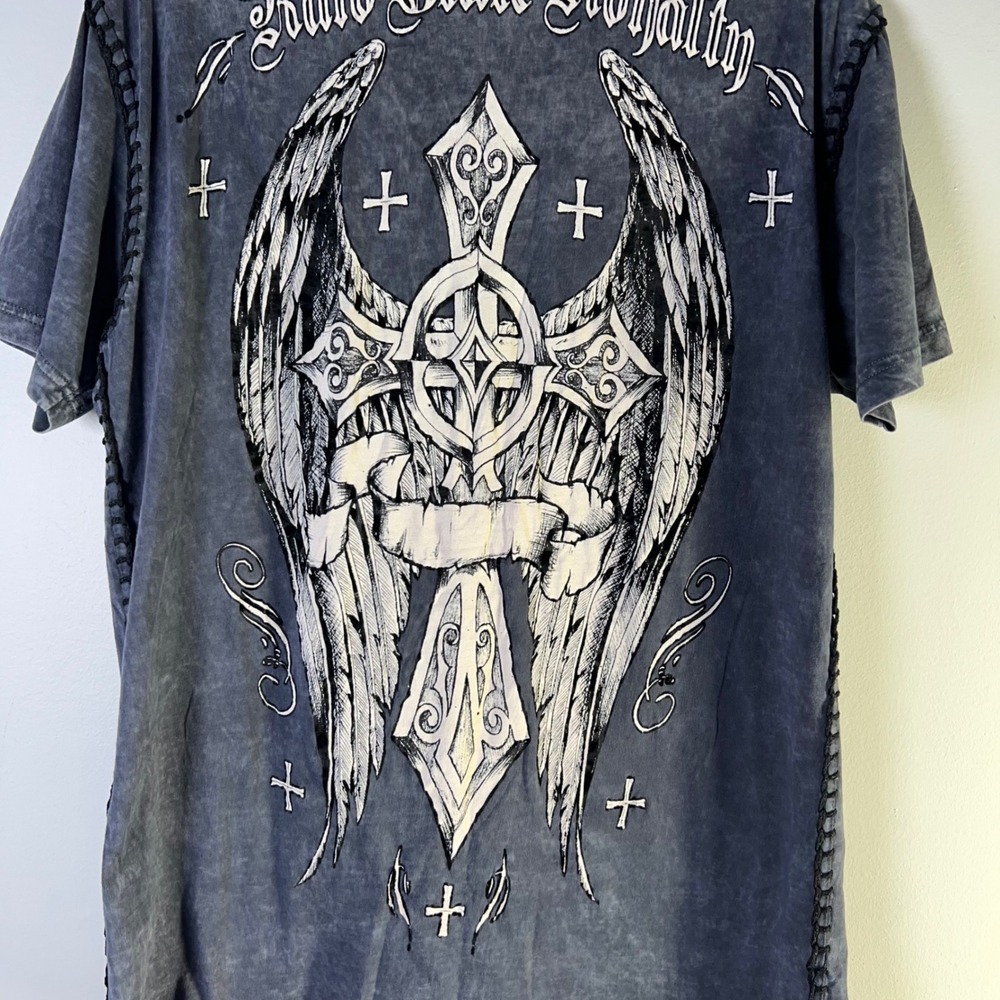 Raw State Premium Mens Sz Large Royalty Graphic T-Shirt V-Neck Y2K Cross Wings - Picture 8 of 11